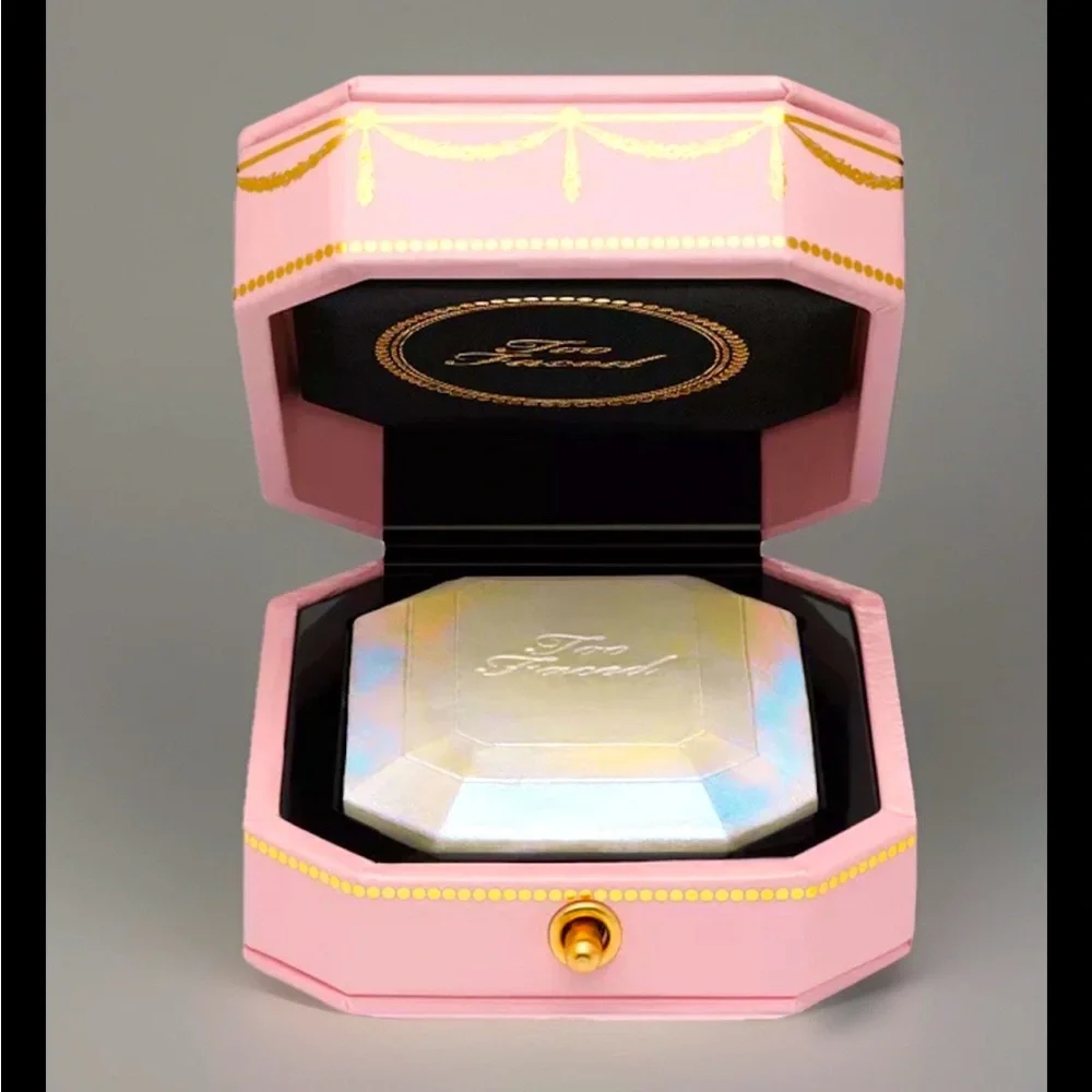 Bundle Of Too Faced Light Diamond 💎 & BYS Eye Shadow 5 Shades & A 🎁 Make-Up Set